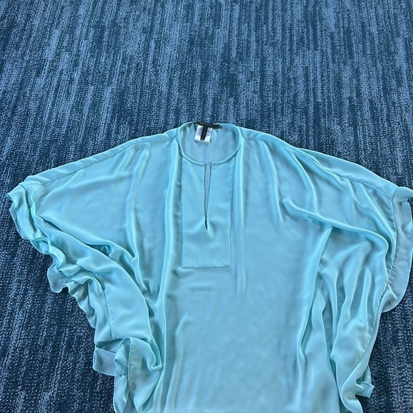 Flowy BCBGMAXAZRIA top in aqua, size M/L - Picture 10 of 14